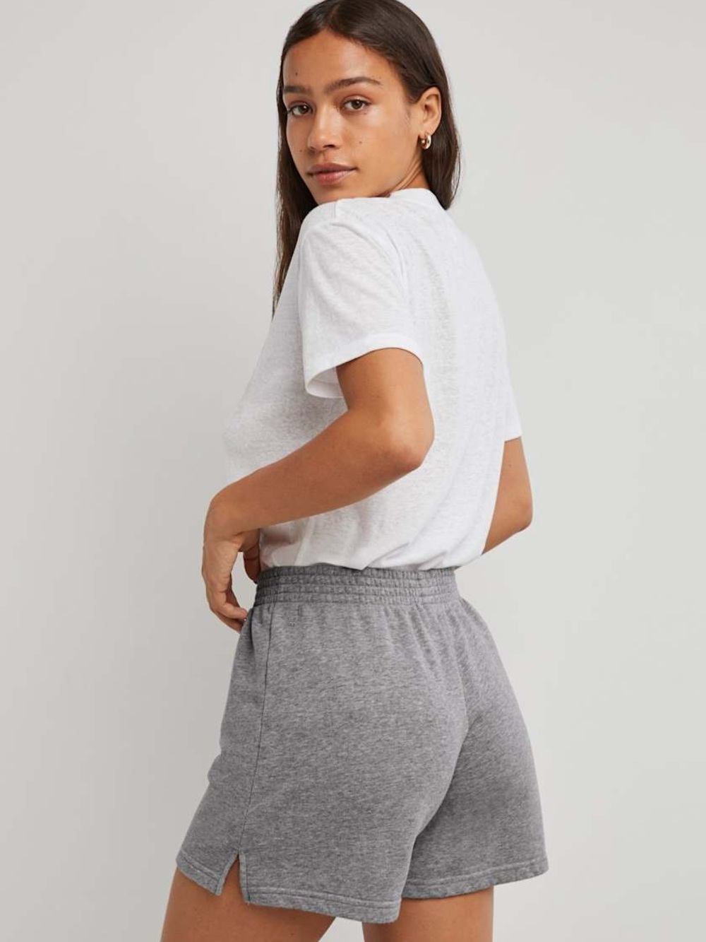 Aritzia TNA Mid-Thigh Short Heather Gray Sweatshorts - Picture 3 of 7